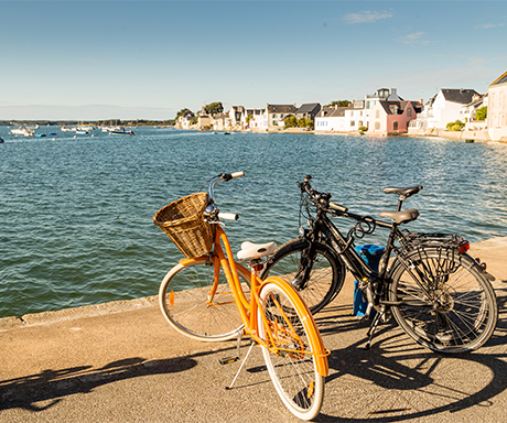 The Le Léhan campsite in Brittany, located near the GR34, offers cyclists a warm welcome