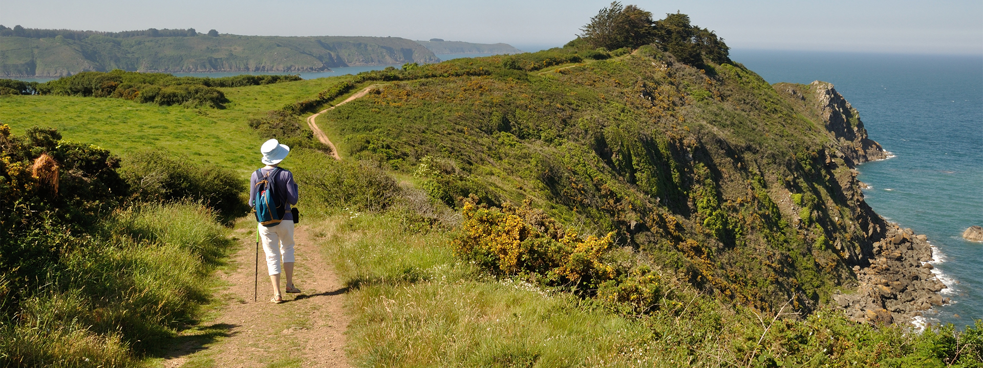 During your stay at The Léhan campsite in Finistère, explore the magnificent coastal paths of the GR34 for unforgettable hikes