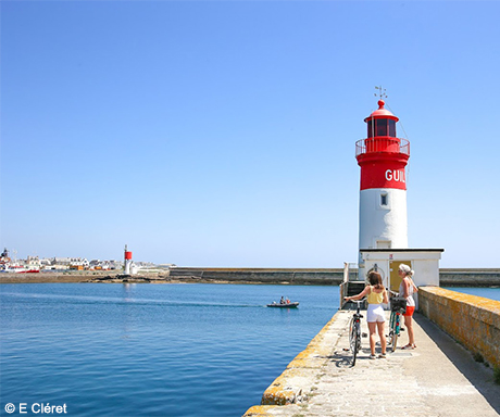 The Léhan campsite in Finistère offers camping pitches near the Guilvinec fishing port in Brittany