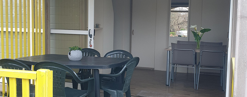 5-person chalet with semi-covered terrace, for rent at The Léhan campsite in Brittany by the sea