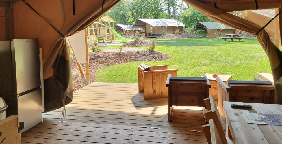 Woody 35 Lodge Tent, available for rent at Le Léhan campsite in Brittany, Finistère, by the sea